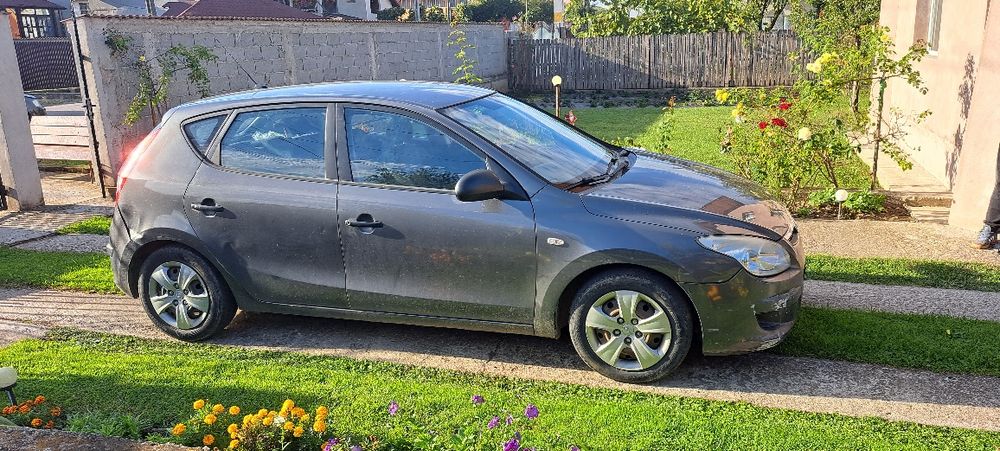 Vand Hyundai i30 2008
Motor de 1,6 diesel

Distributie pe lanț

29000