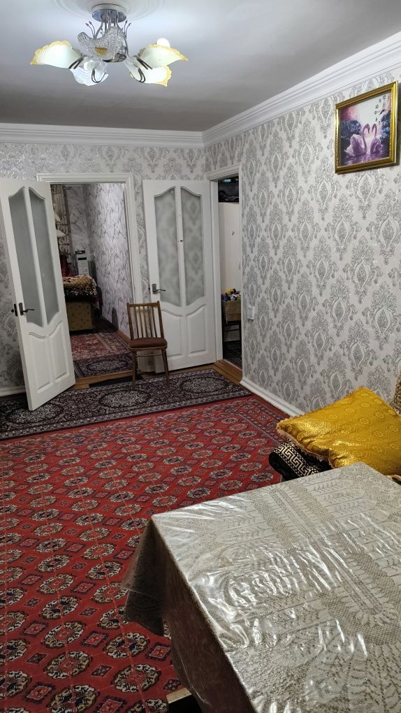Продаю свою 4х комнатную квартиру в центре города