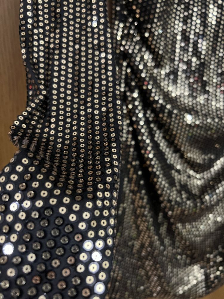 Лъскава рокля Zara