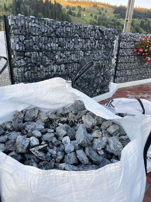Gard din piatra tip gabion