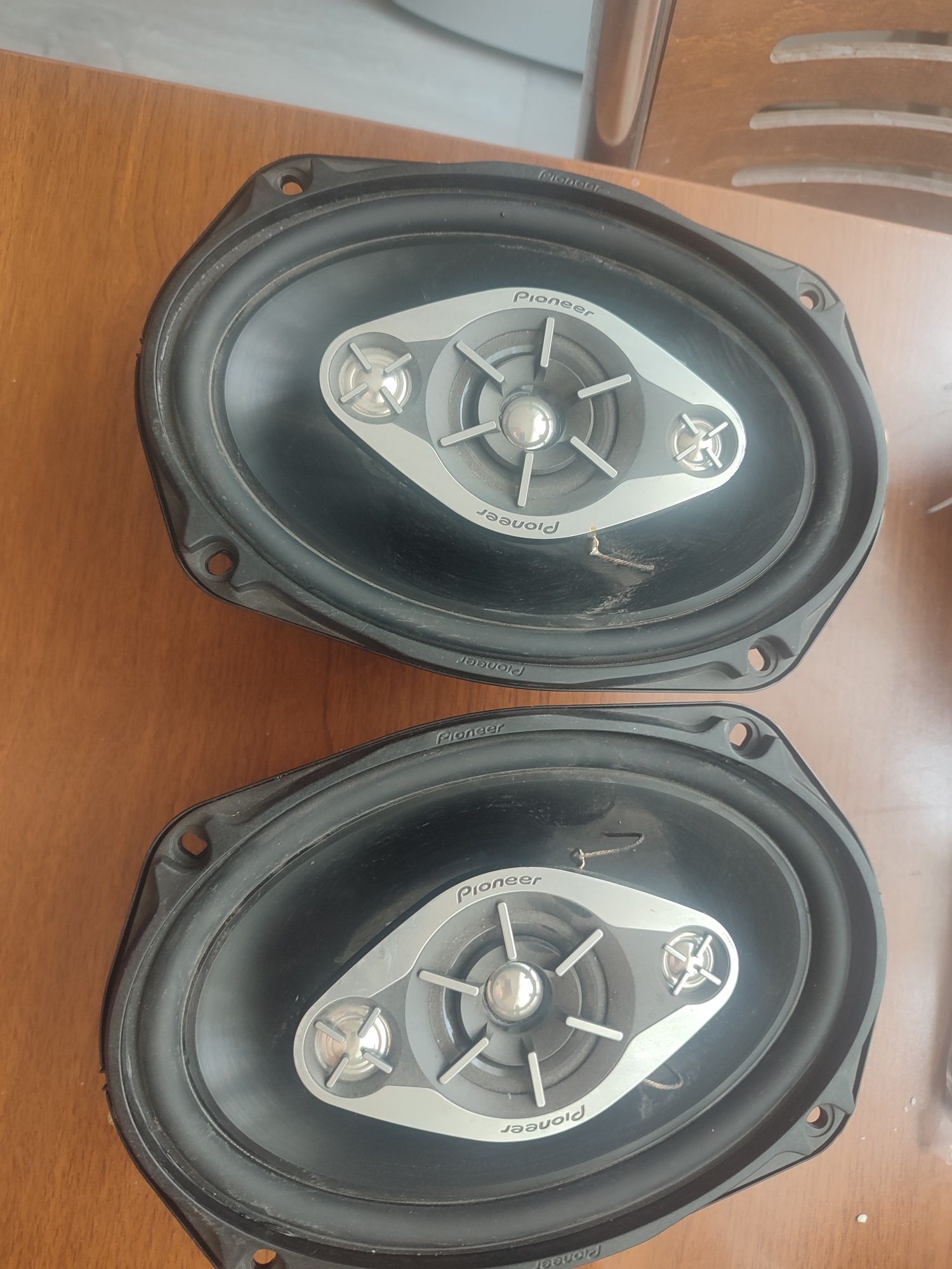 Продавам авто колони pioneer елипси