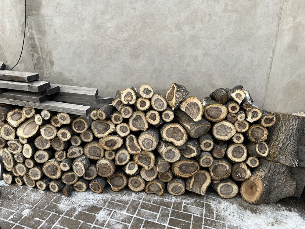 Дрова  дерево орех