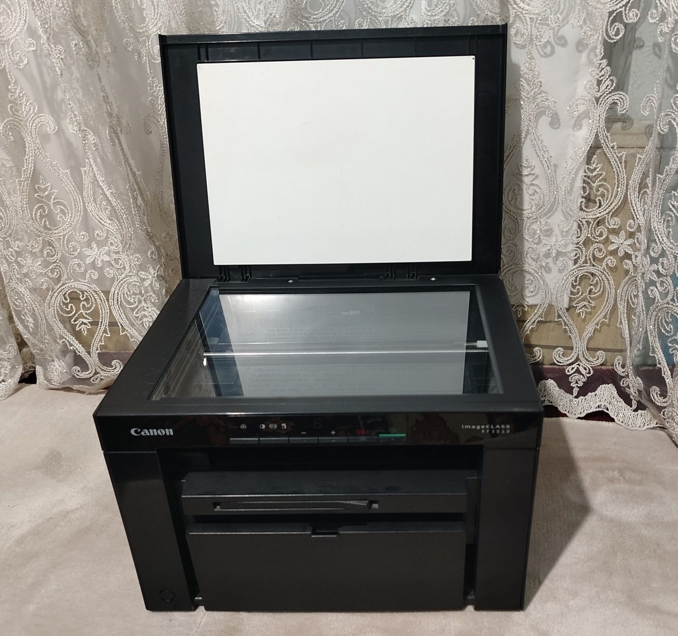 Printer 3010 oq qora 3v1 sotiladi