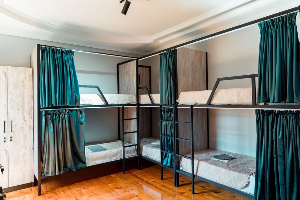 Ahostel метро Толарик