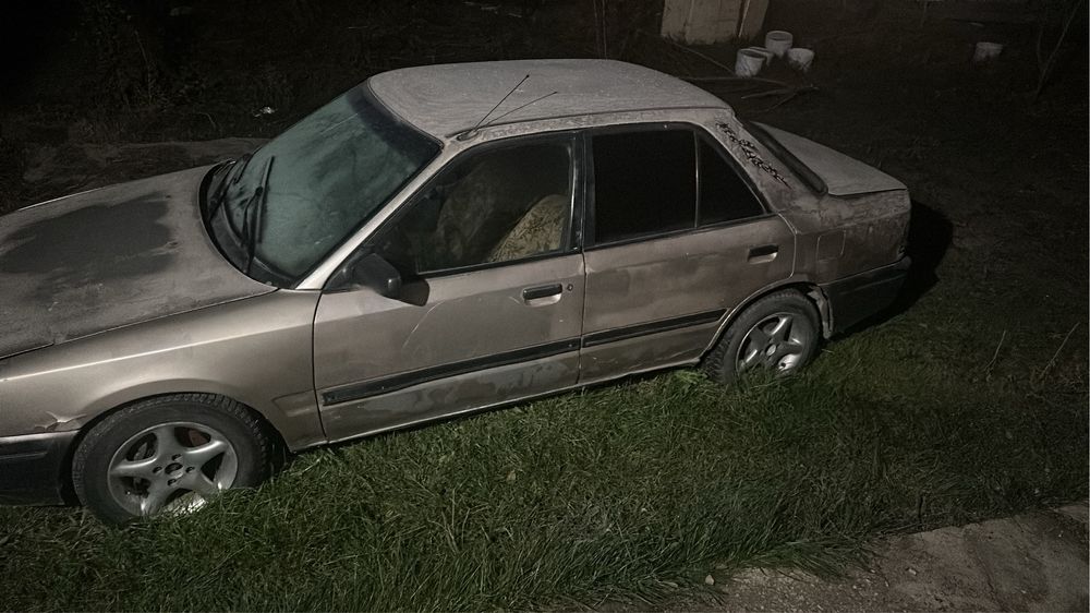 Автомобиль Mazda 323