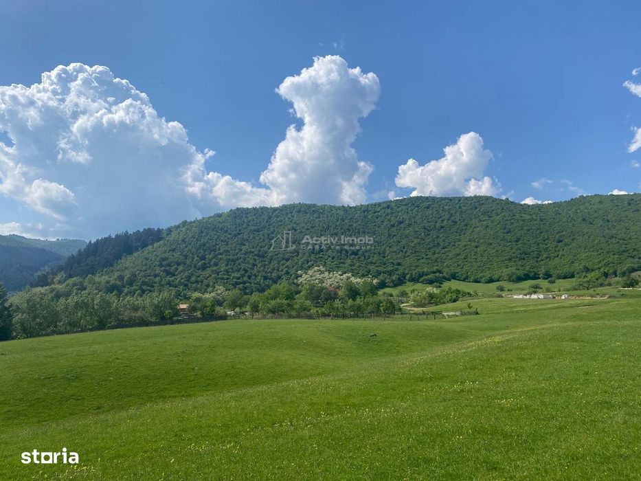 Teren de vanzare cu toate utilitatile la poarta