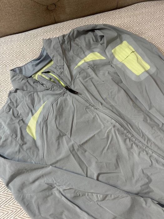 Продам ветровку