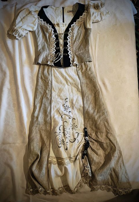 Costum dirndl din in 100% XS/S