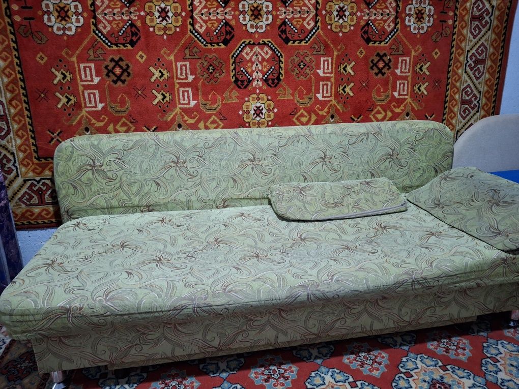 Продам диван в хорошем состоянии