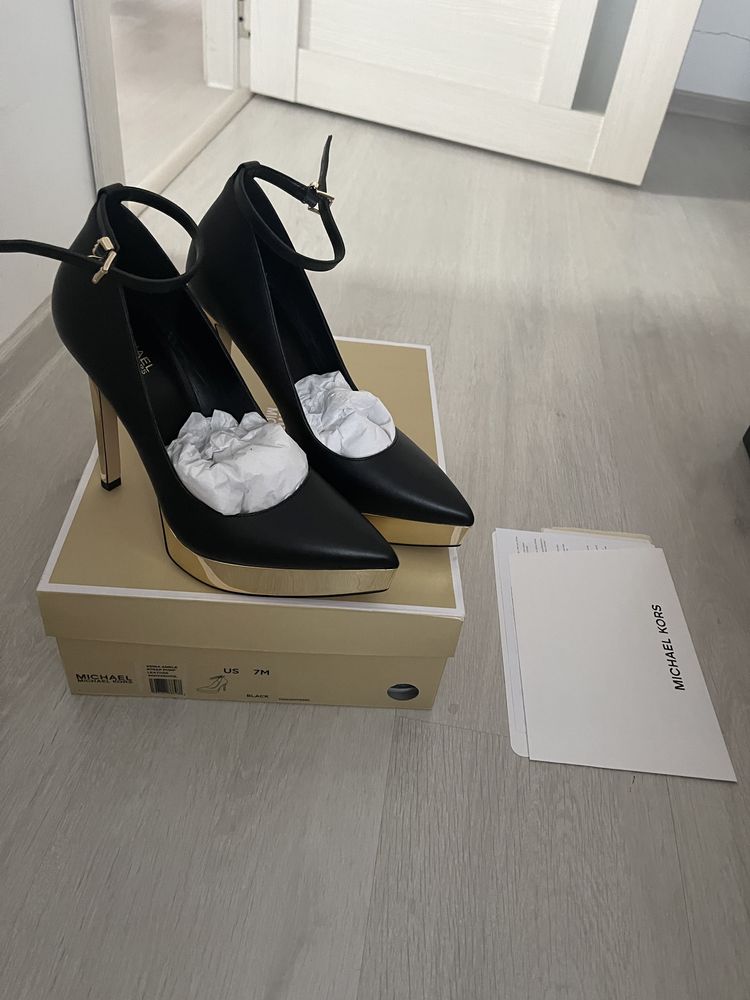 Vand pantofi noi piele Michael Kors marime 37