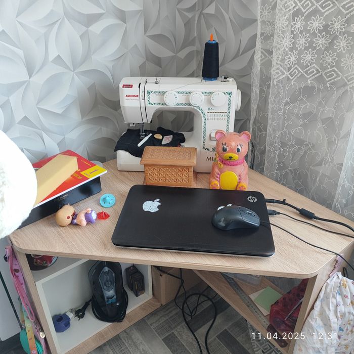 Продам угловой стол