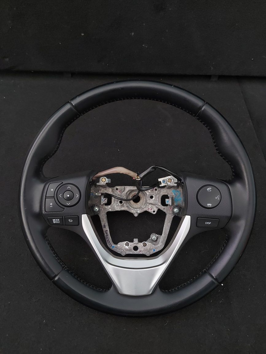 Волан Toyota Auris 2018г.