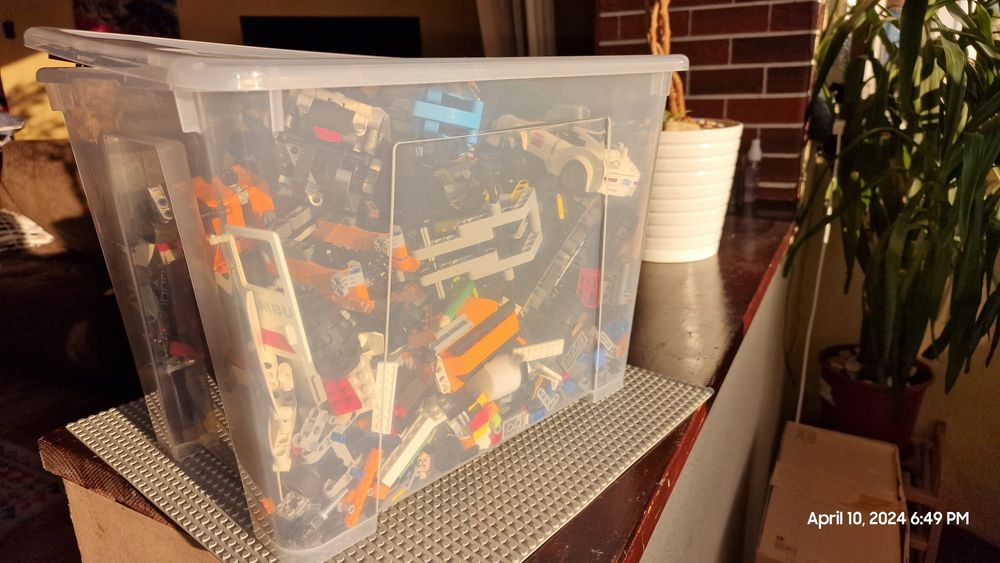 Cutie piese Lego City cca 4kg diverse kituri.