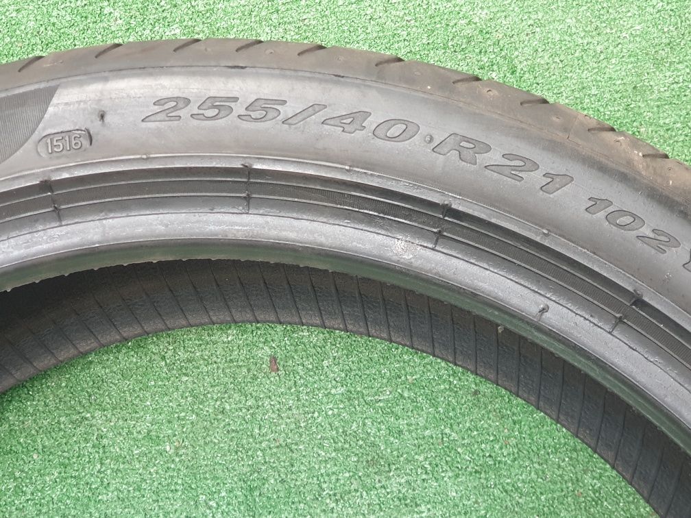 255 40 r21 Pirelli