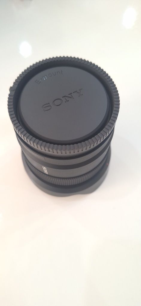 Sony E 11mm f / 1.8 G