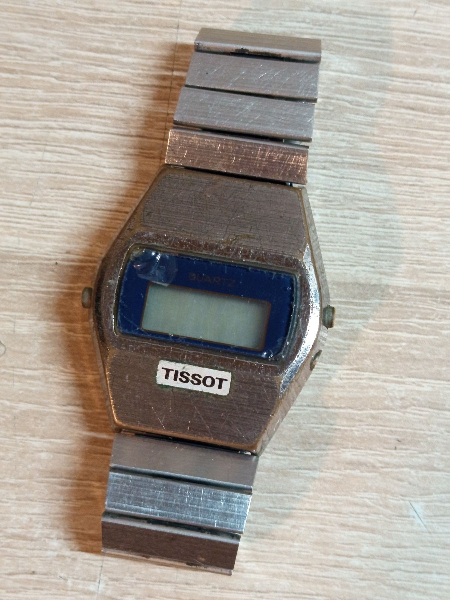 Часовник "Tissot"дигитален LCD