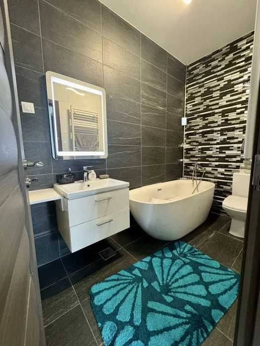 Vand apartament central Luceafarul cu vedere spre centru -gradina zoo