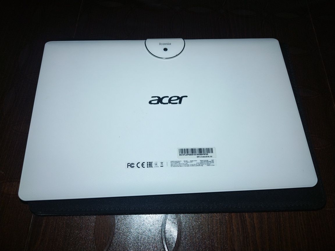 Acer iconiq 10...