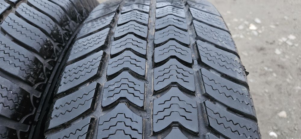 Cauciucuri de iarna 215 75 16 c