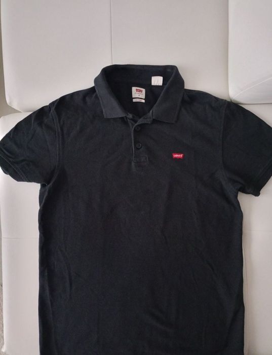 Vând tricou polo Levis,in stare perfectă, produs original.,mărimea L.