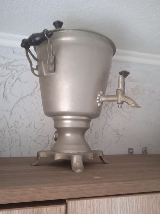 Электрический чайник и на углях