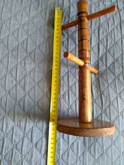 Поставка за чаши -дървена