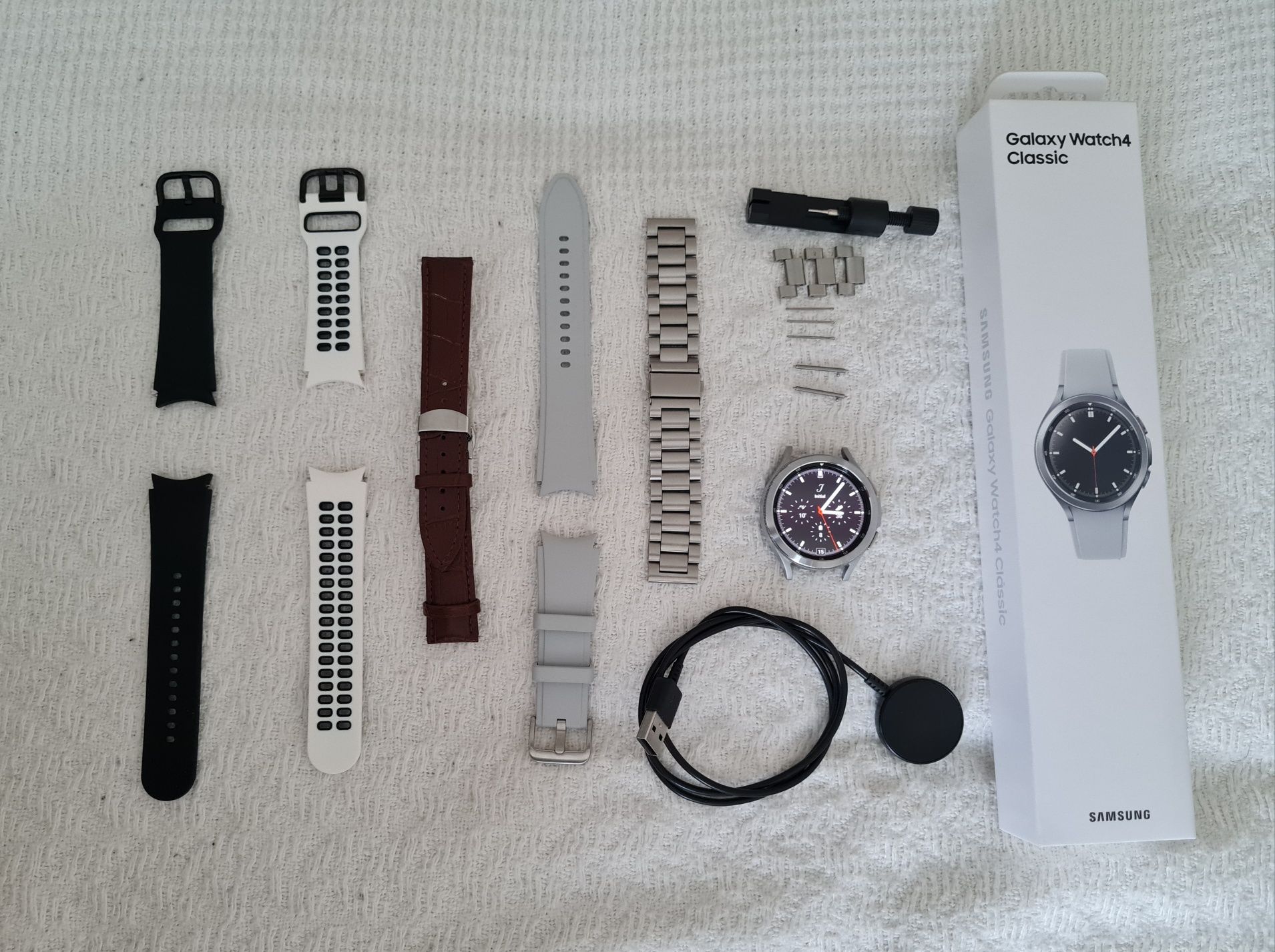 Samsung Watch 4 Classic 46mm + Комплект 4 Каишки