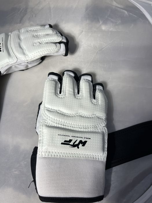 Перчатки для тэйквондо