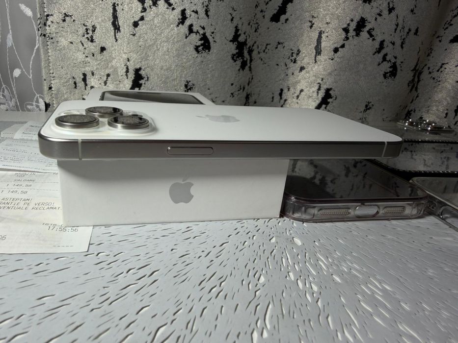 VÂND IPHONE 15 Pro Max 256 GB white titanium/ Impecabil