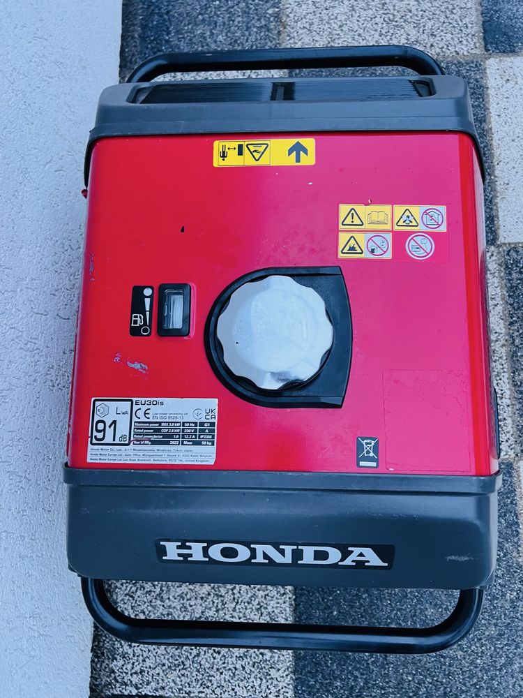 Honda EU 30 IS inverter generator professional