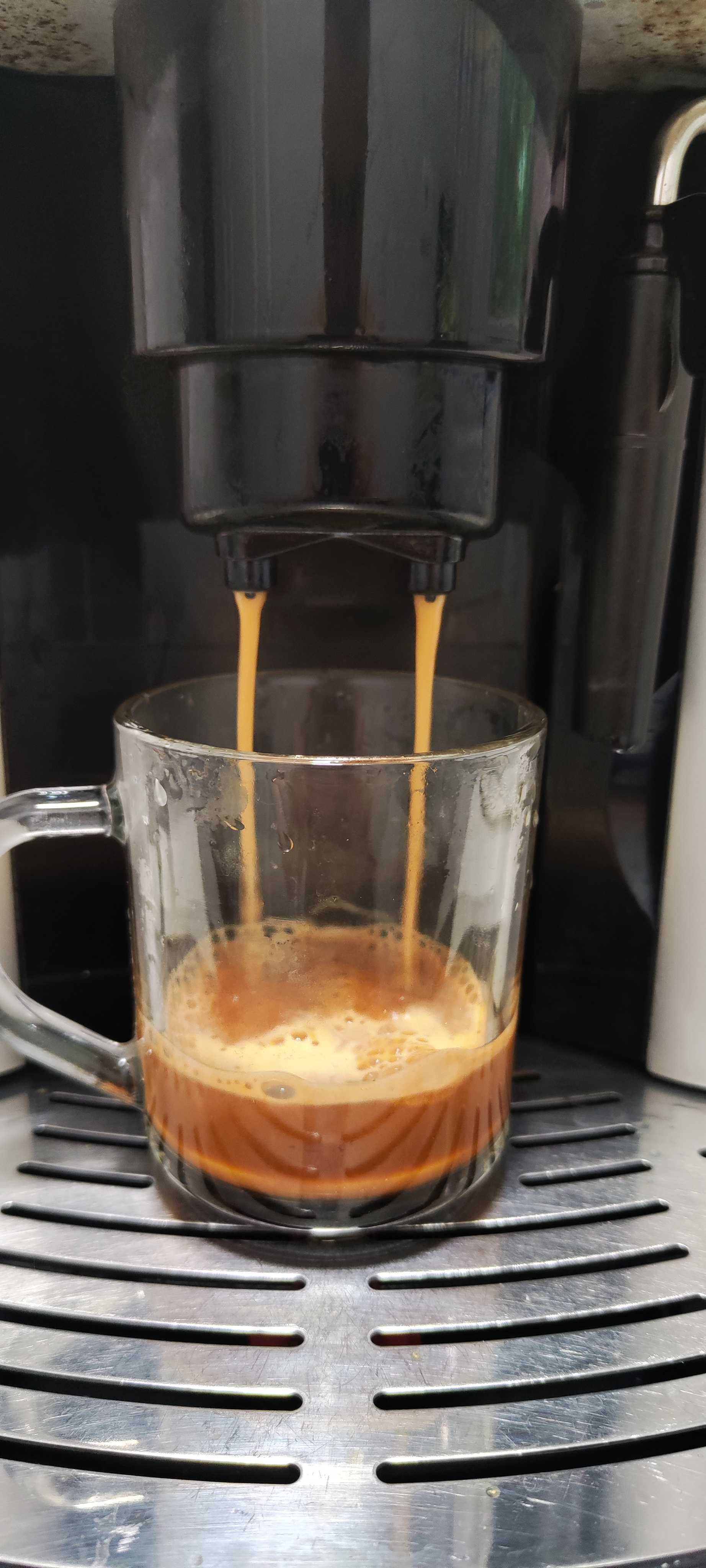 Espressor Automat DeLonghi Caffe Venezia ESAM2200.S cu Cafea Boabe