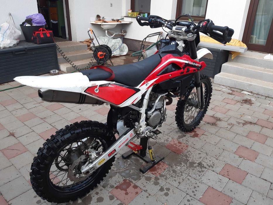 Moto Husqvarna TE 310 din 2011 Enduro L3e