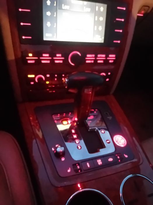 Vând sau schimb Volkswagen Phaeton