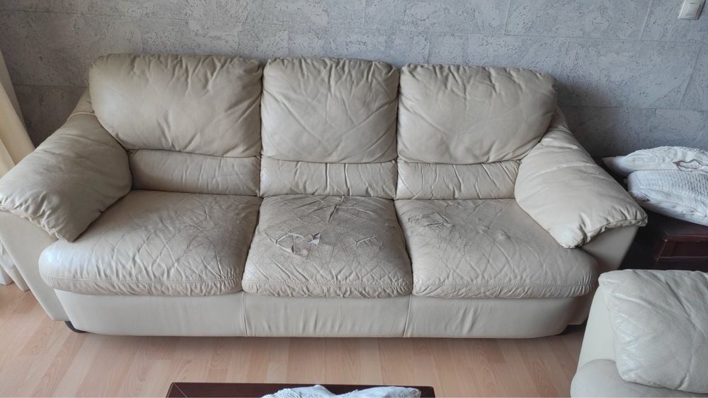 Италиански диван от естествена кожа