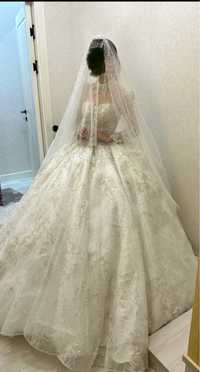 свадебное платье от xs до m . привезенное очень красивое