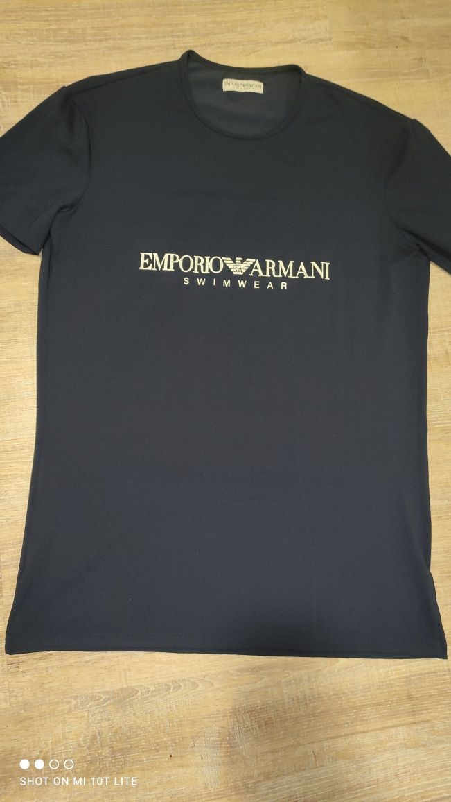 мъжка тениска на Armani