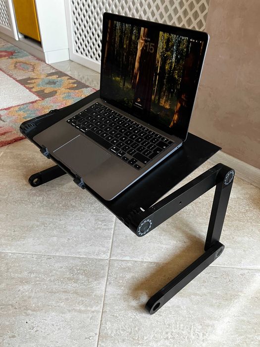 Suport reglabil pentru laptop cu răcire și ajustare pe înălțime