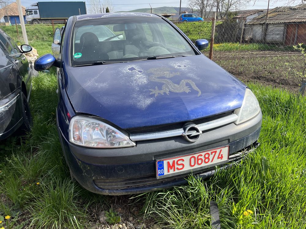 Far stanga/dreapta opel corsa c plus alte piese!