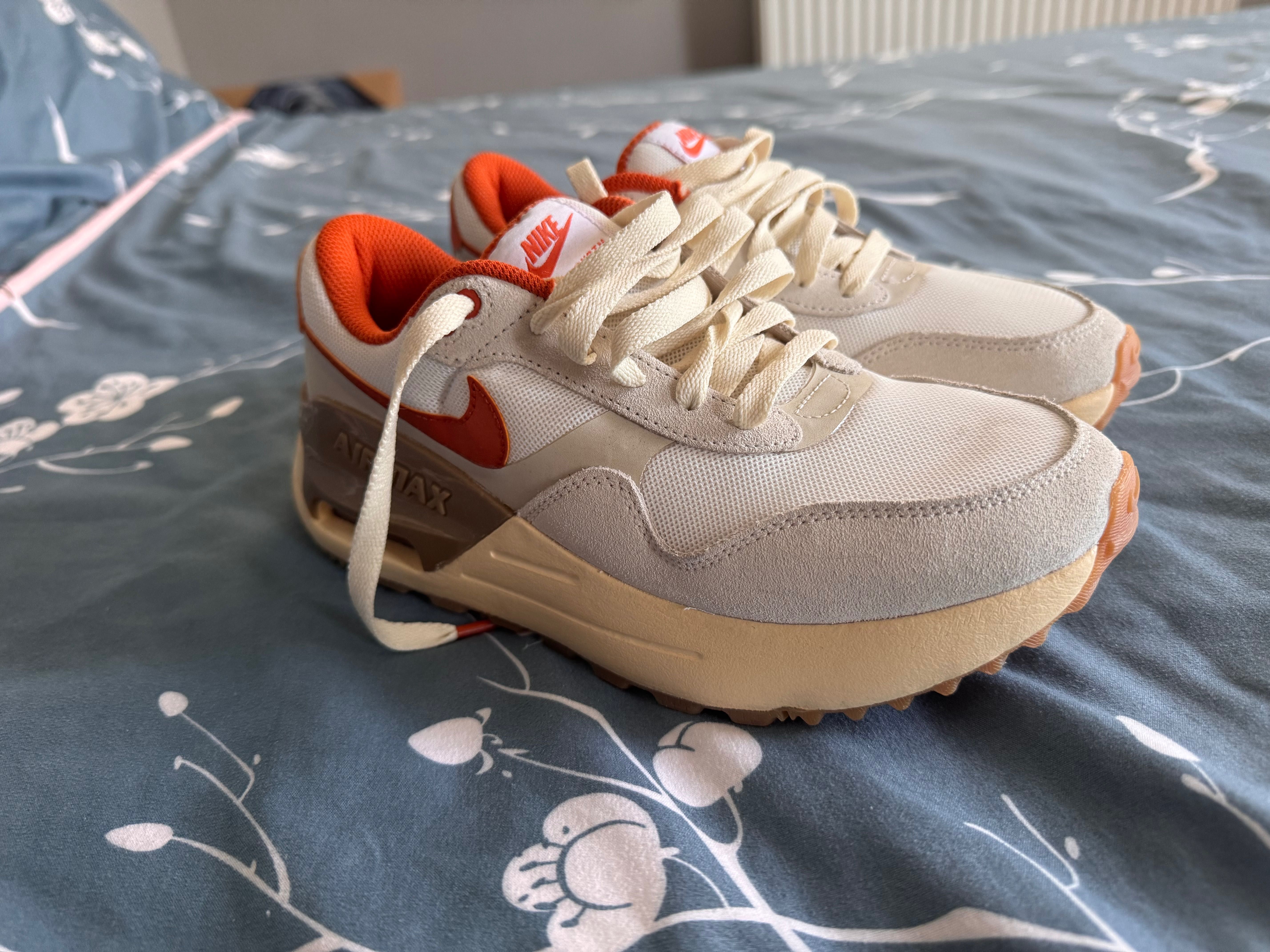 2 чифта маратонки Nike