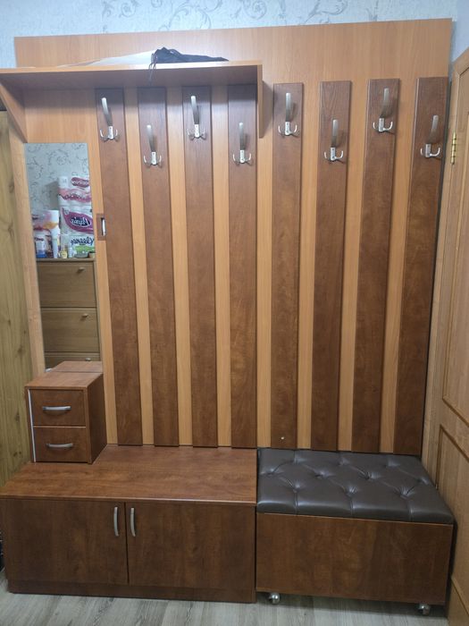 Прихожая б/у 1 год в отличном состоянийй