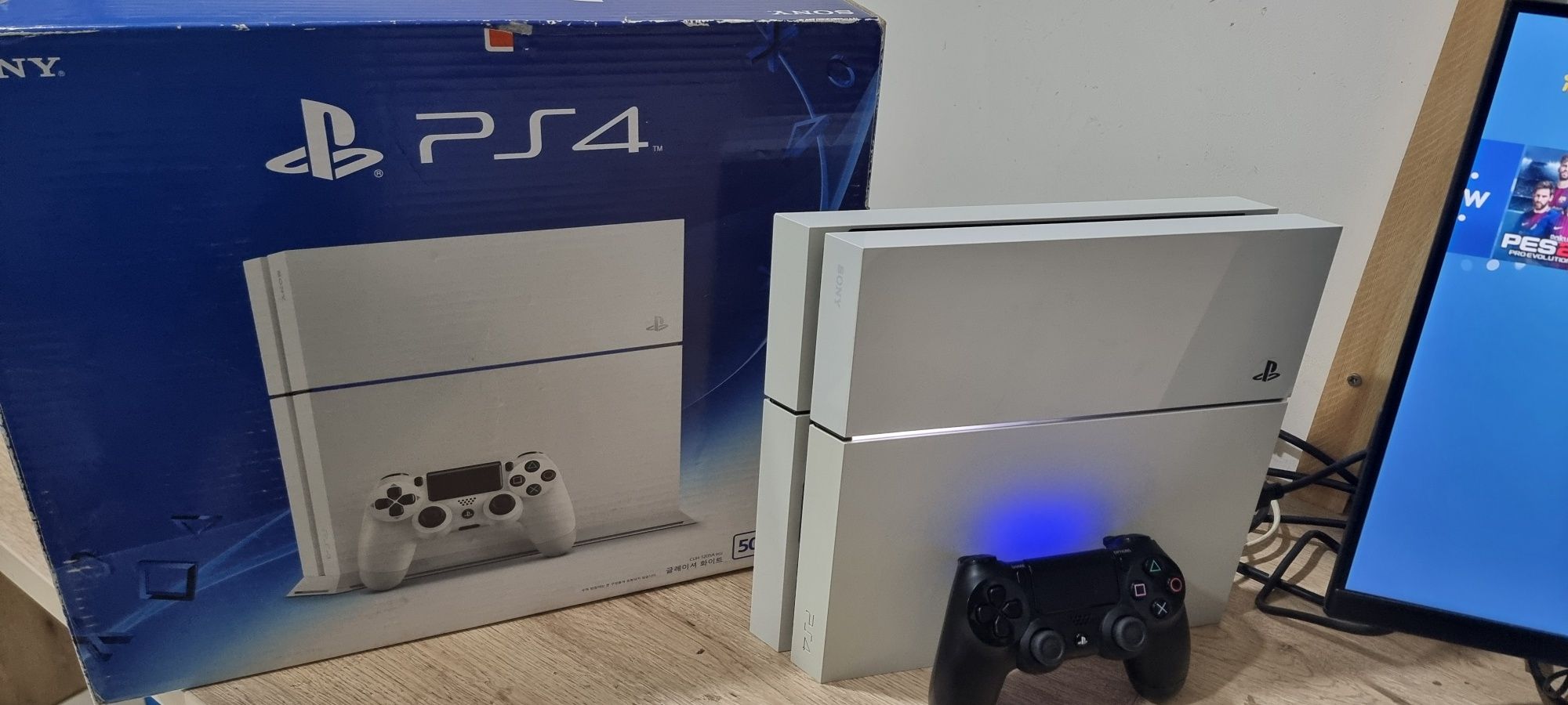 PlayStation 4 Orginal 500GB 9.6 версия GoldHen ( каропка документи бор