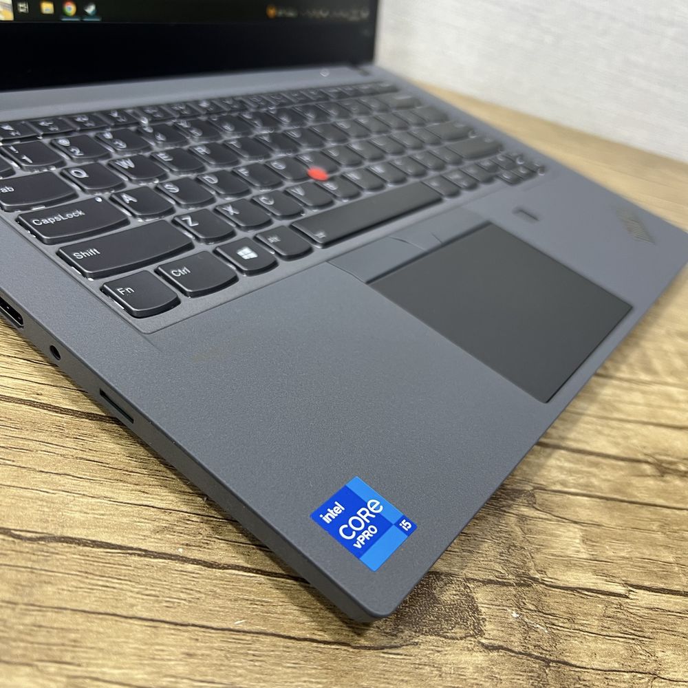 Сенсорный Lenovo Thinkpad с видеокартой для графических программ!