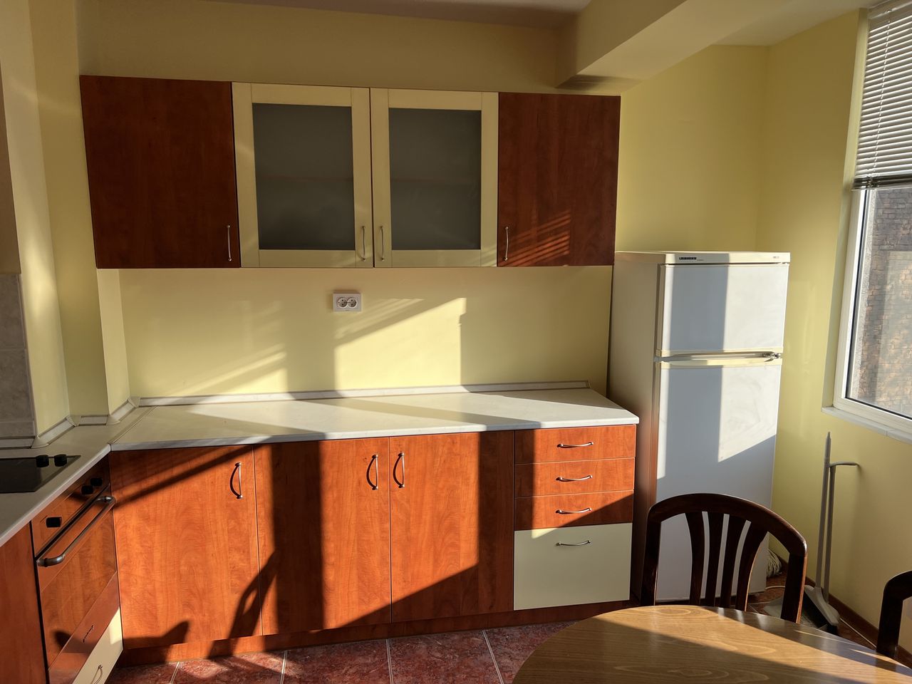 Дава се под наем Двустаен апартамент в Дупница - 55 кв.м за 204 € - Снимка #5