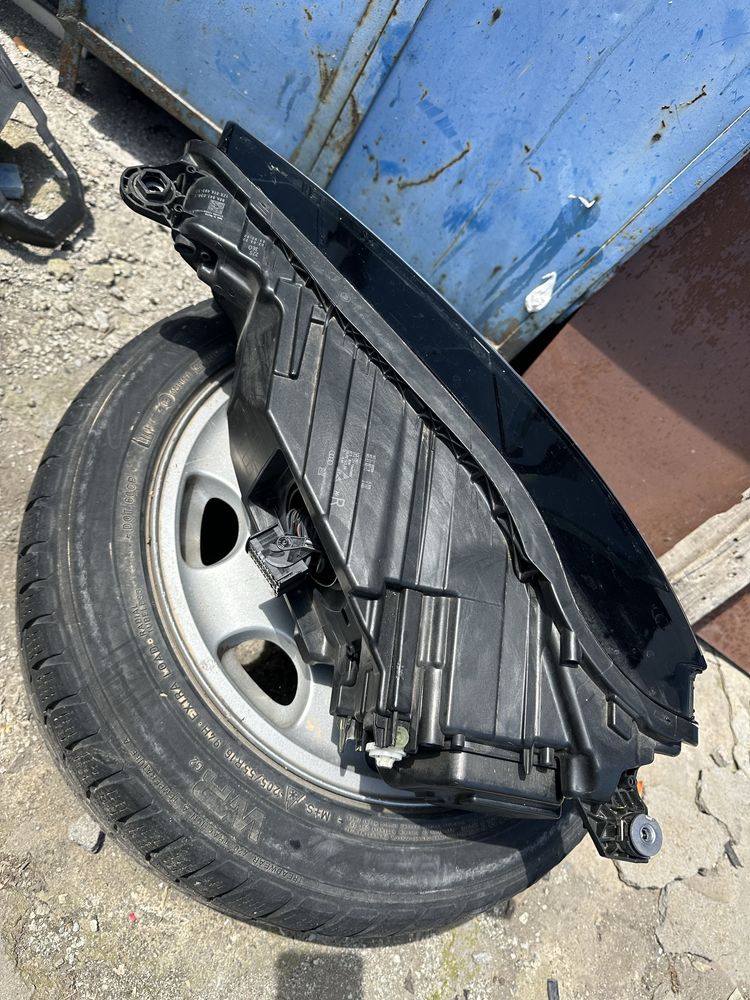 Audi Q5/SQ5 2022 Десен Фар Оригинален