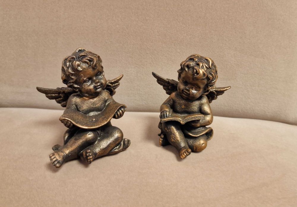 Комплект старинни разкошни ангелчета.
