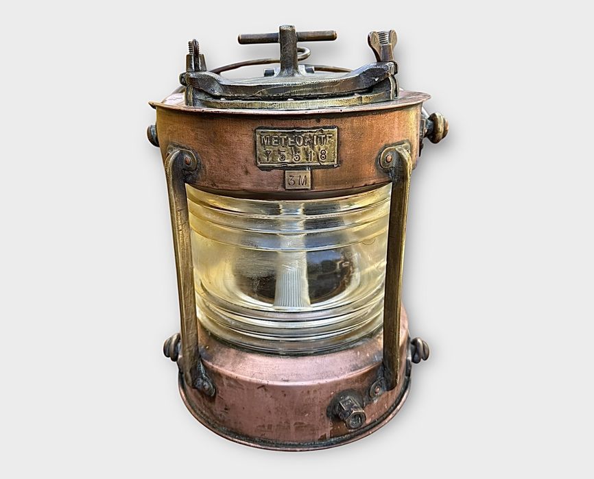 Lampa iluminat si avertizare maritima design inedit