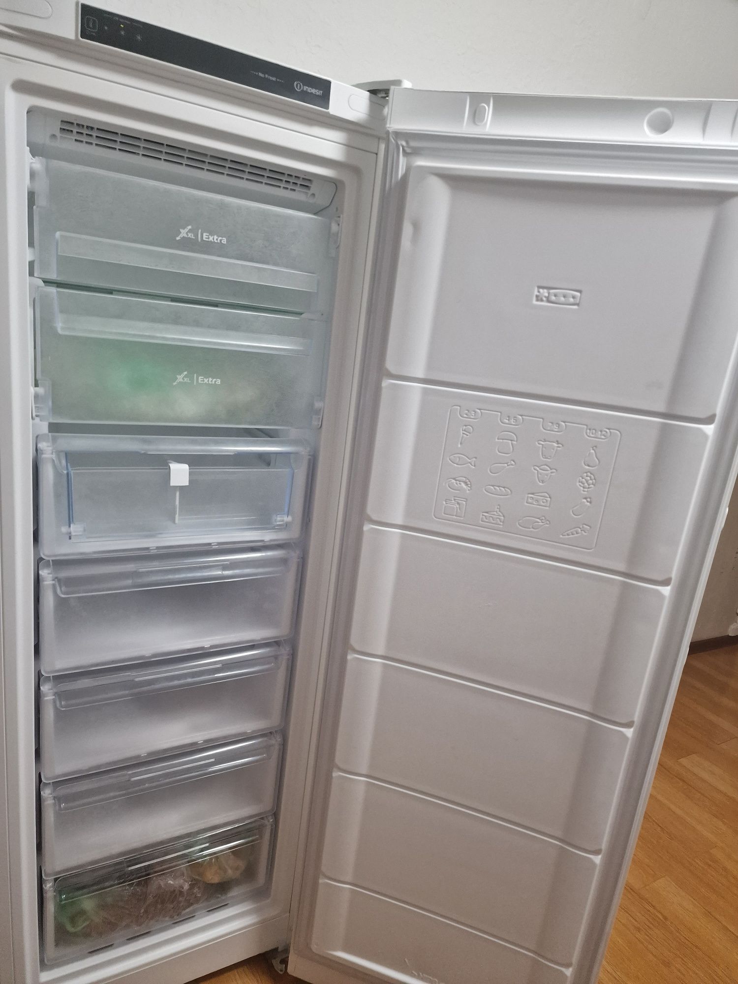 Морозилка Indesit No Frost