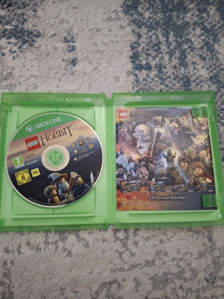 Vând joc xbox one Hobbit