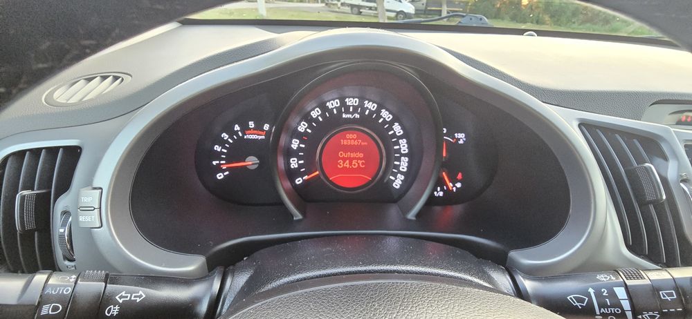Vând Kia Sportage