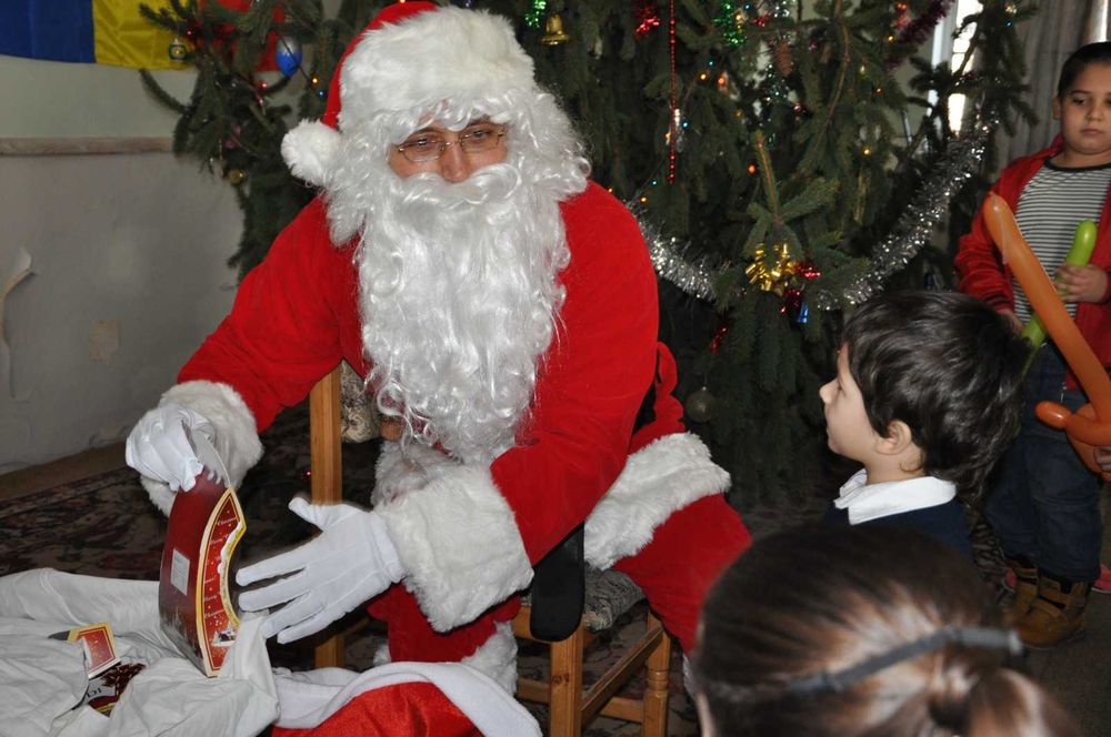 Moș Crăciun de inchiriat